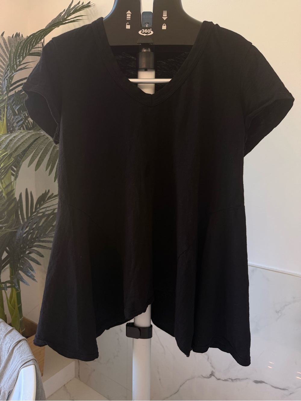 100% Cotton Wilt Black V-Neck Short Sleeve Tunic
